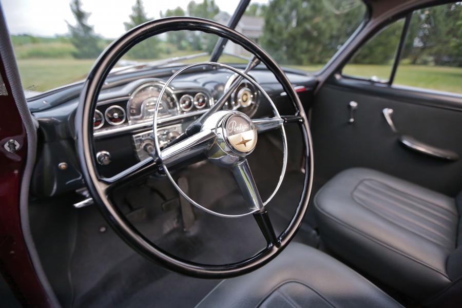  Pontiac Streamliner Sedan Delivery 1949 года  (фото 15 из 31)